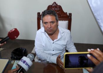 Alcalde Arturo Fernández pasa por su peor momento en la municipalidad