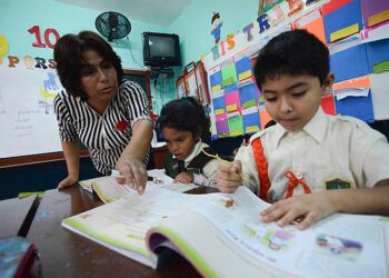 “Día del Maestro”: luchan por pensión digna y contra desempleo