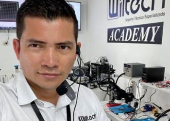 Reparaba iPhones en TikTok y Apple le envía carta notarial para que deje de hacerlo