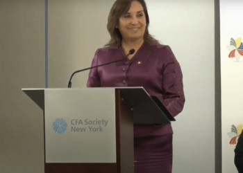 Manifestantes interrumpen discurso de Dina Boluarte en New York