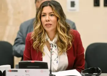 Congresista Rosselli Amuruz habría asistido a fiesta donde un hombre fue asesinado