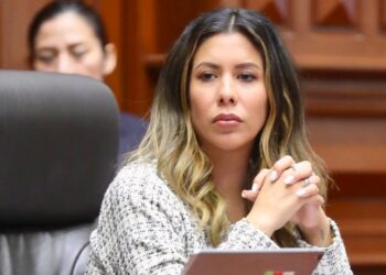 Inicia investigación contra Rosselli Amuruz por presuntos contratos irregulares