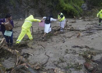 Huracán Otis: reportan 27 muertos en el puerto de Acapulco