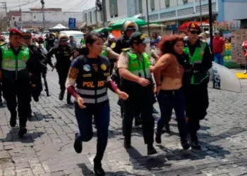 Arequipa: mujeres acusadas de cometer robo se salvan de ser linchadas por comerciantes