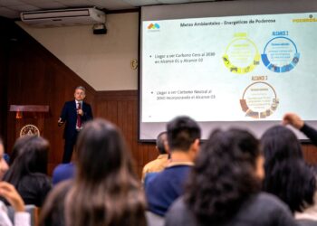 Poderosa comparte avances sobre transición hacia energías renovables