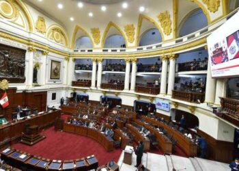 Congreso aprueba bono de casi 10 mil soles para sus trabajadores