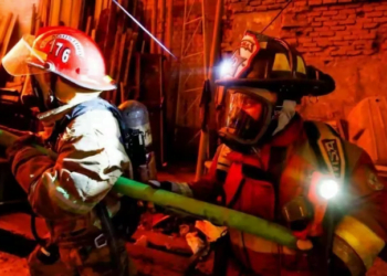 Lima: niña queda grave tras incendio por sobrecarga de cables