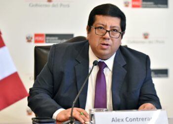 Congreso presenta moción de interpelación contra ministro de Economía, Alex Contreras