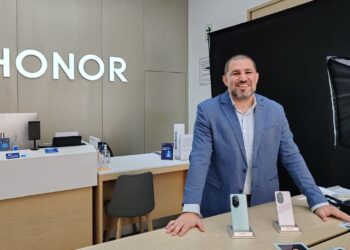 Llegó a Trujillo la HONOR 200 Series con retratos a nivel de estudio profesional