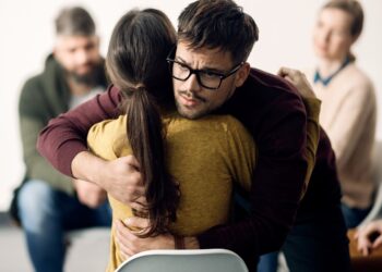Salud mental: ¿qué podemos hacer para prevenir el suicidio entre los jóvenes?