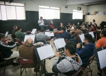 Concierto Sinfónico en homenaje a la música y cantantes de la década de los 80