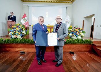 Trujillo: GORE condecora a José Landauro Valentini con la «Medalla de la Libertad”