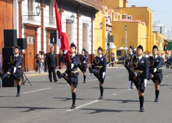 Concurso de escoltas este domingo 22 de setiembre en la plaza de armas de Trujillo