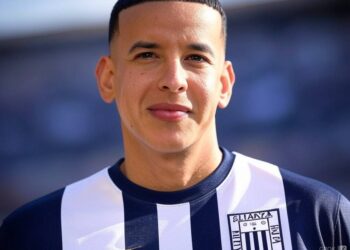 ¿Íntimo? IA hace de las suyas y recrea a Daddy Yankee vistiendo la camiseta de Alianza Lima (FOTOS)