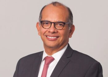 Economía peruana podría crecer hasta 4.5% anual con mayor inversión en hidrocarburos