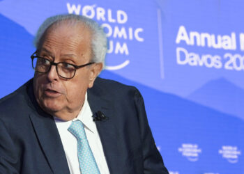 Julio Velarde en Davos 2025: “Esperamos estar alrededor del 2% [de inflación] este año”