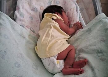 ¡Sin corazón! Padres abandonan a bebé recién nacida en Hospital de Camaná