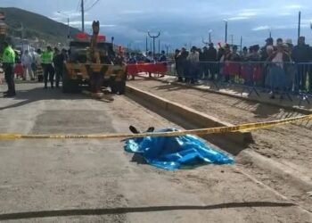 Tragedia en Puno: mujer danzante muere arrollada por grúa antes de presentación en celebraciones a la Virgen de la Candelaria