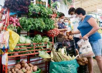 Cuatro de cada diez peruanos no cubren sus gastos mensuales