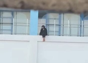 Lima: trágica caída de joven desde el piso más alto del Hospital Rebagliati
