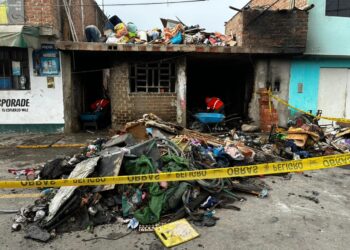 Trujillo: Pareja de ancianos lo pierde todo tras incendio provocado por cortocircuito en Víctor Larco