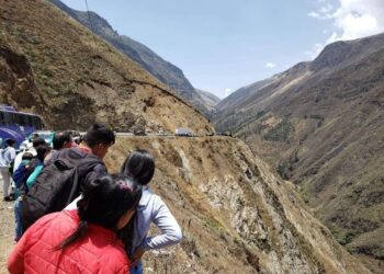La Libertad: Dos muertos y un herido tras despiste de camioneta a un abismo en Salpo La Libertad