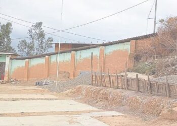 La Libertad: Niño reciben clases en una cocina mientras autoridades permanecen indiferentes en Usquil