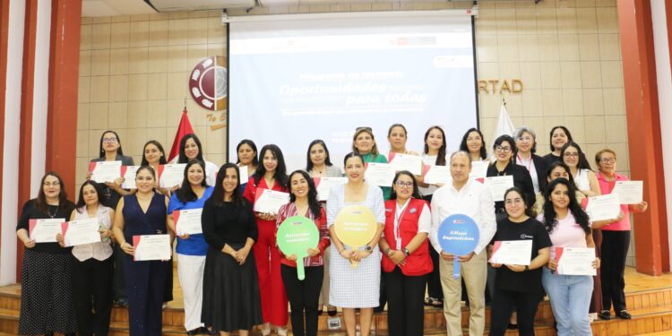 Mujeres emprendedoras fortalecen su liderazgo y capacidades empresariales mediante programa de mentorías
