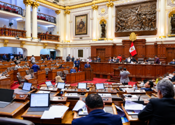 Congreso reduce facultades legislativas solicitadas por el Ejecutivo